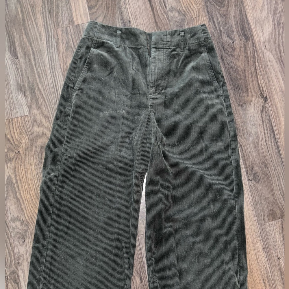 Uniqlo - Dark green corduroy pants